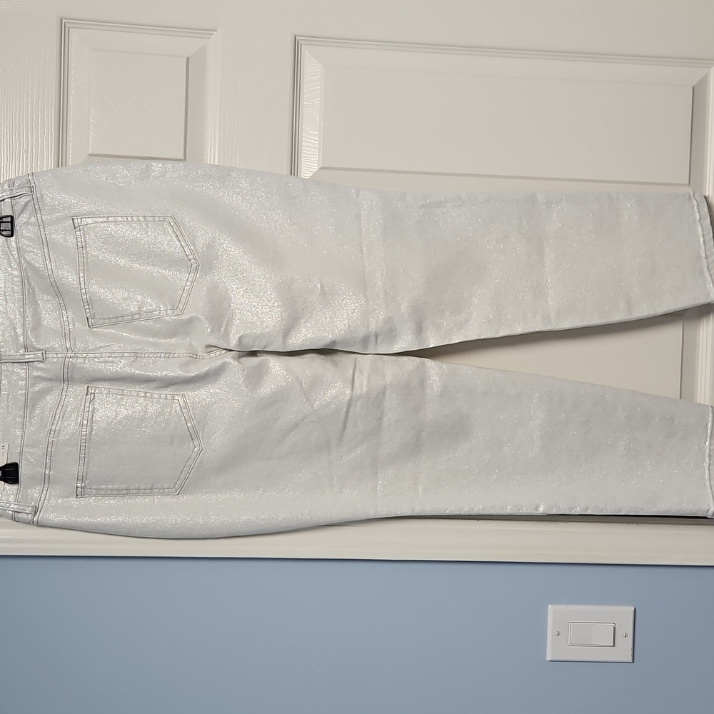 Tommy Bahama Metallic High Rise Ankle Denim: Metallic White/Silver: Size- 14 - Picture 12 of 15
